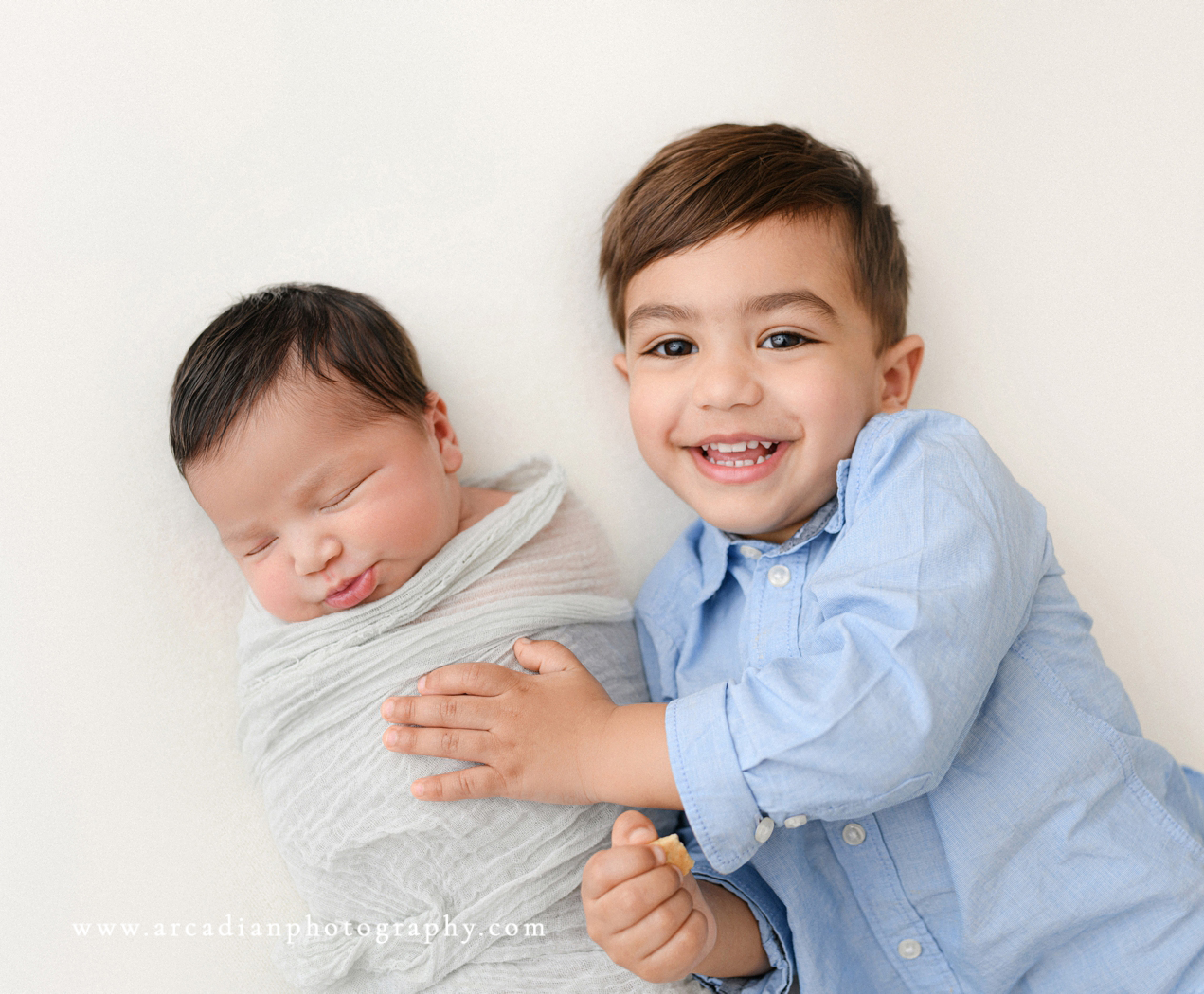 Including siblings in a newborn session