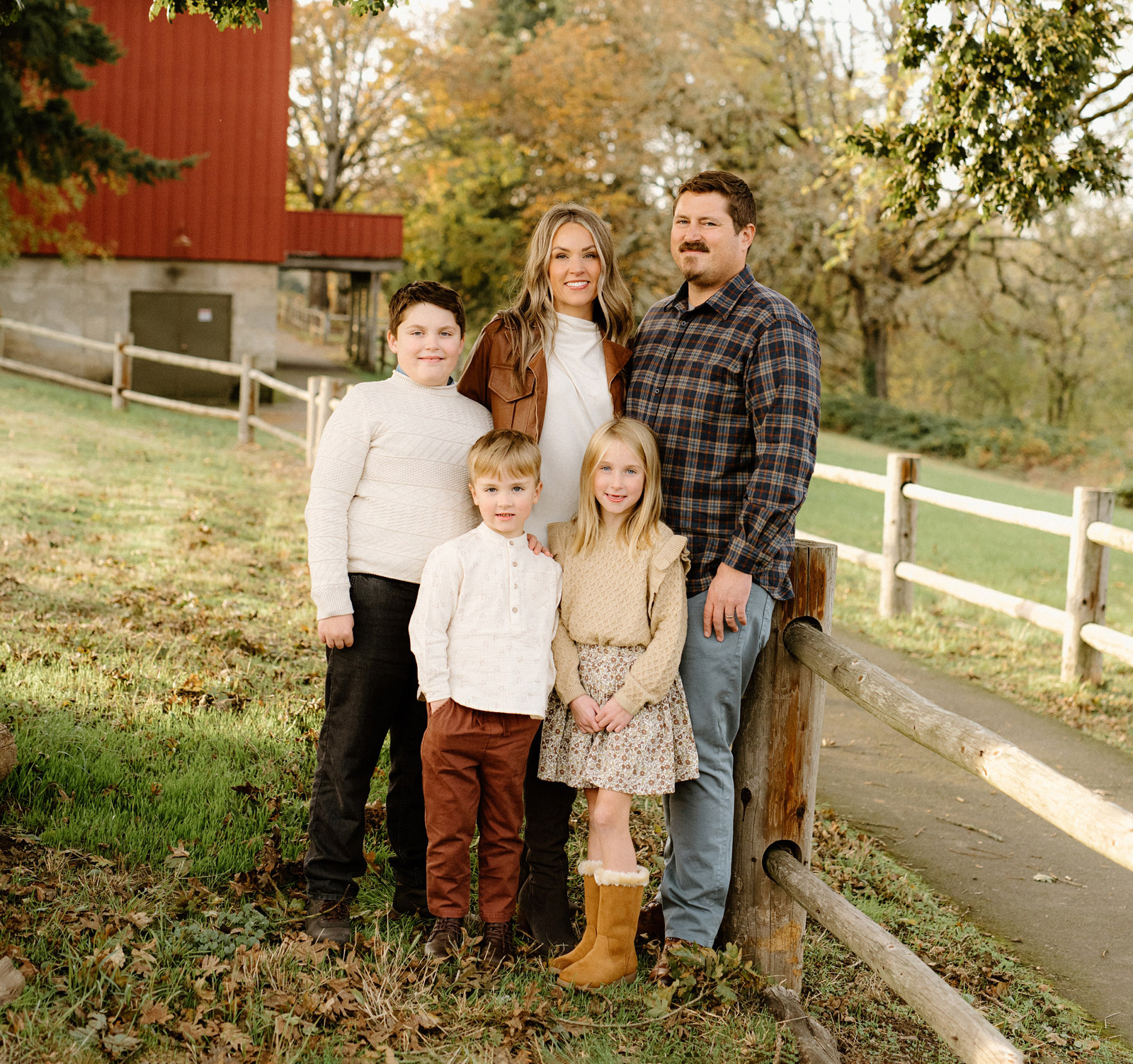 What to Wear for Fall Family Photos in Salem OR